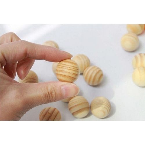 نفتالين للملابس على شكل كرة من خشب 